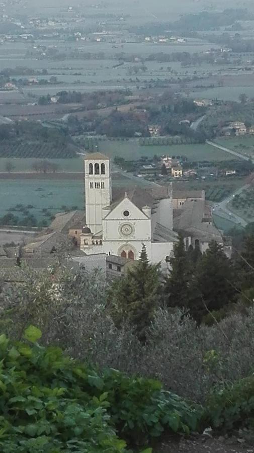 Casa Del Frate Apartment Assisi Bagian luar foto
